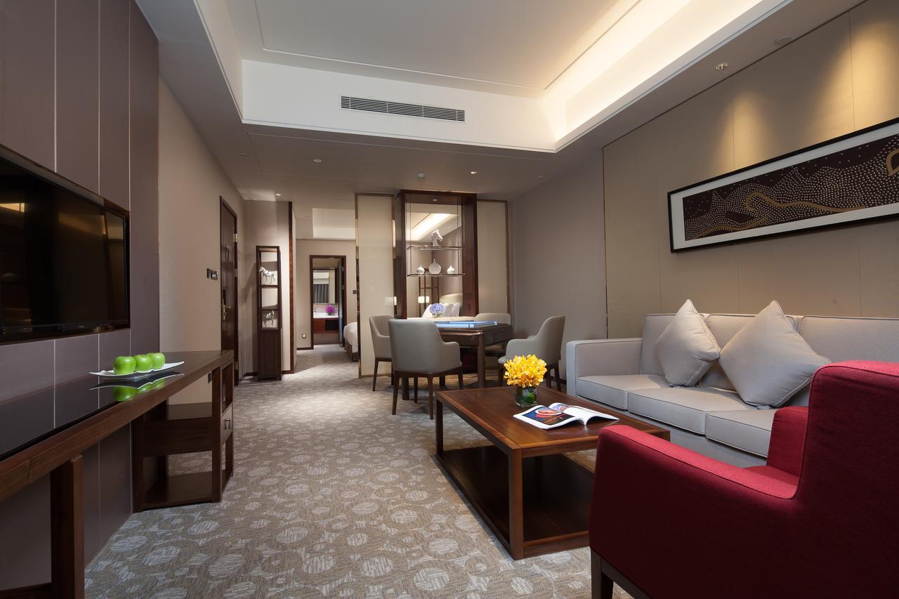 Ramada Jinan Hotel Exterior photo